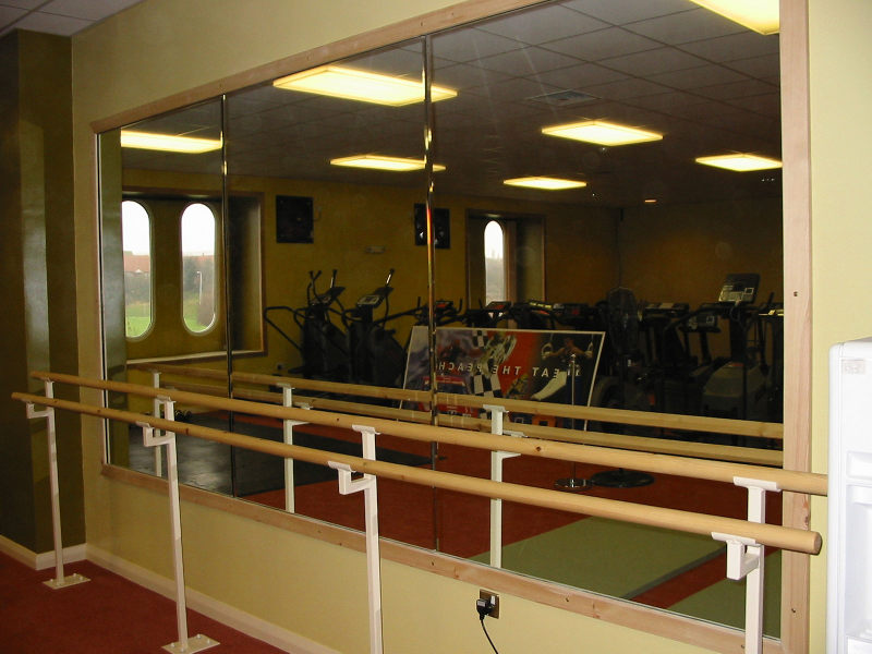 large commercial wall mirroe