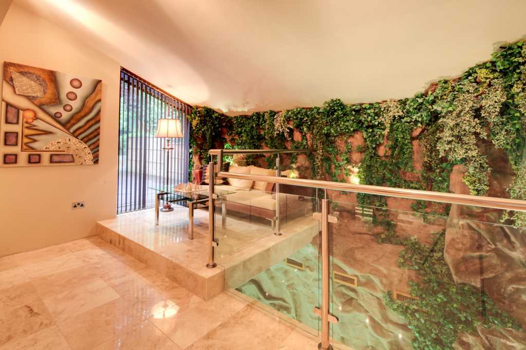 Local esteemed property designer Guy Phoenix asked us to supply & install various glazing works to a number of his recent luxurious, upmarket developments including these glass balustrades.