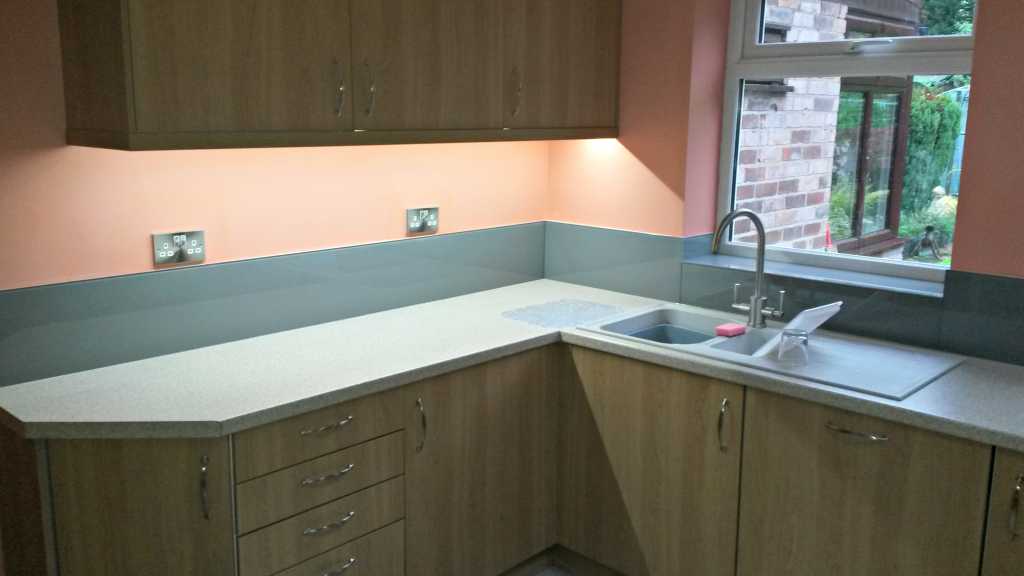 Our customer in Ilkeston chose to have his upstands painted RAL 7037 to compliment his work surfaces of similar colour.