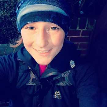 Danielle with the Friday feeling after completing her last run-to-work commute of the week!