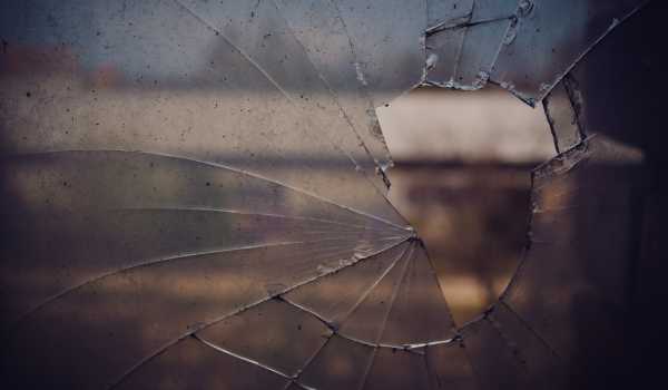 Non-shatter glass pane