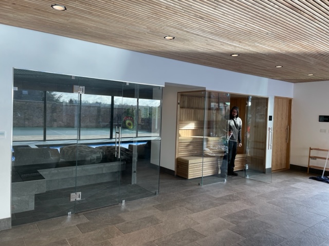 Glass shower doors